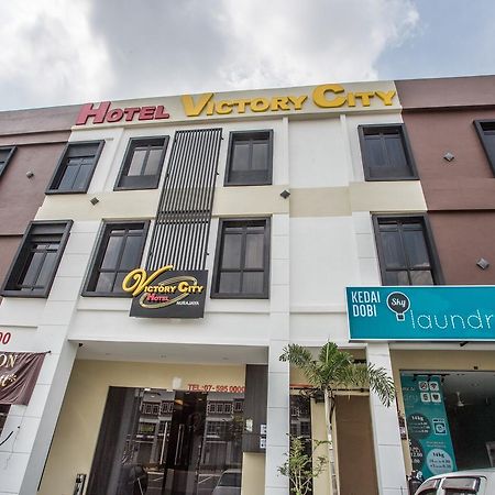Hotel Zamburger Victory City Johor Bahru Bagian luar foto