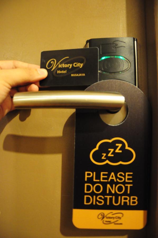Hotel Zamburger Victory City Johor Bahru Bagian luar foto
