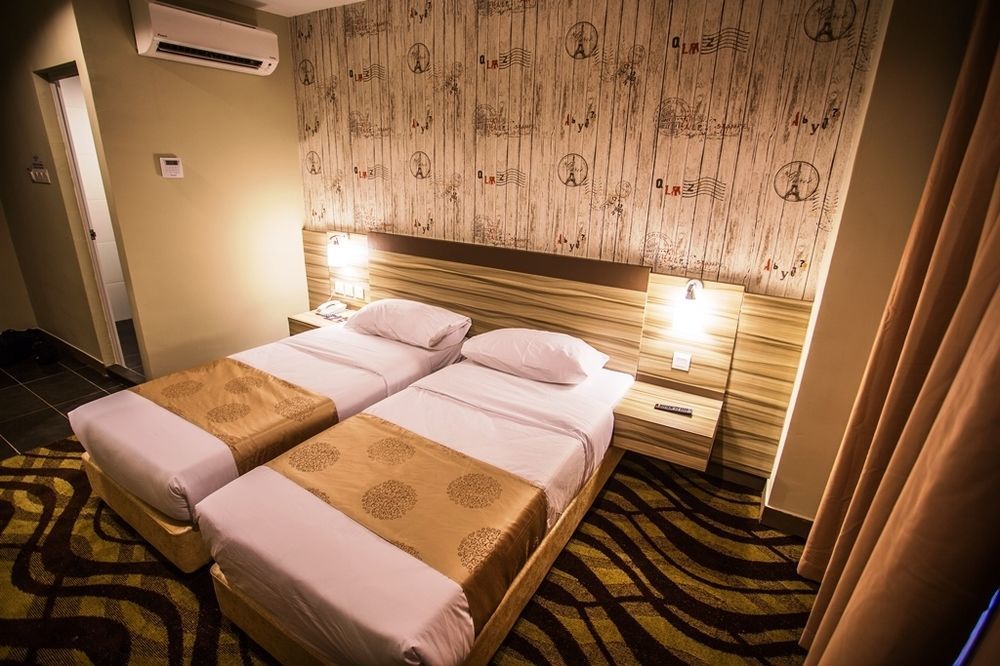 Hotel Zamburger Victory City Johor Bahru Bagian luar foto